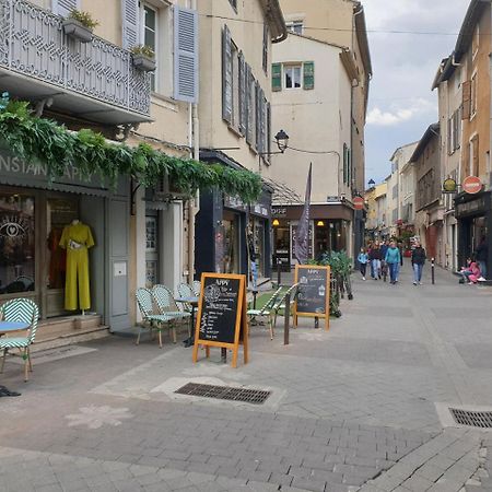 Appartement Au Coeur De La Sorgue LʼIsle-sur-la-Sorgue Exterior foto